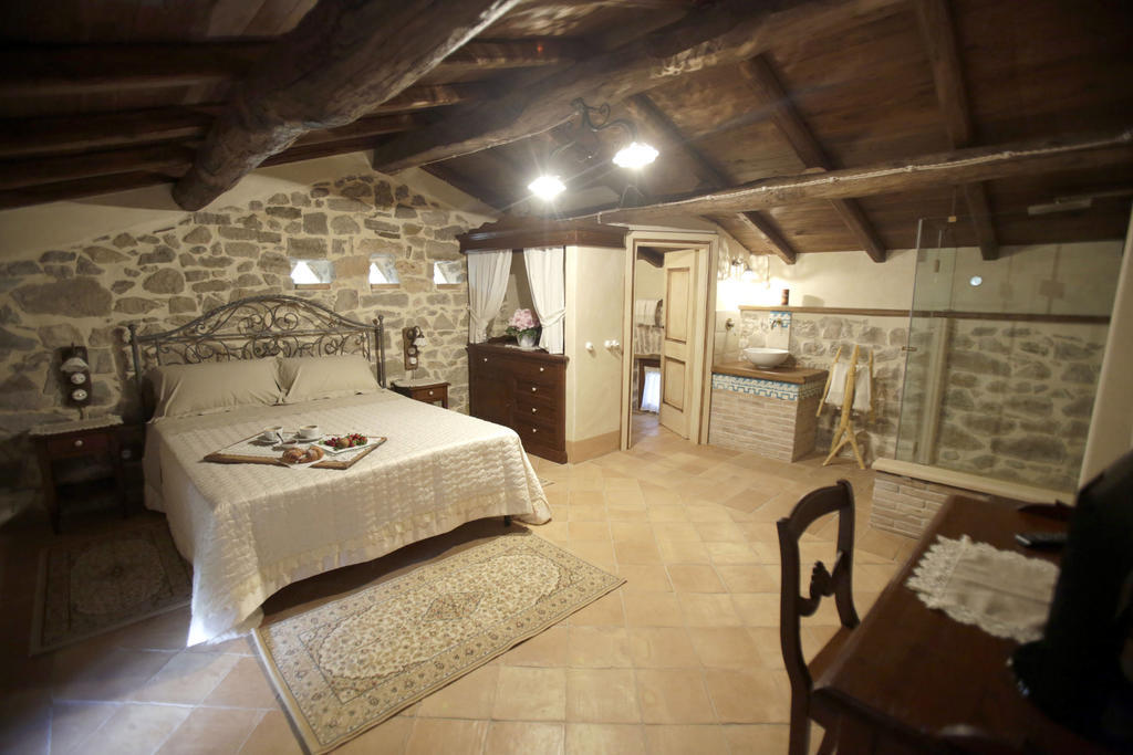 La Locanda Del Ruspante Castro dei Volsci Oda fotoğraf
